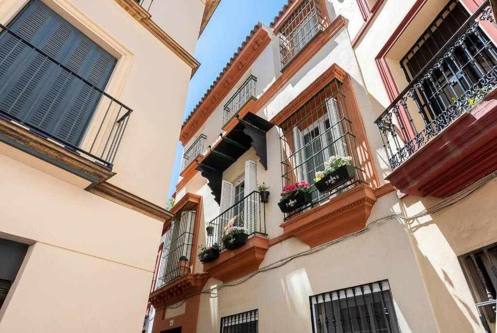 Monkeys Apartments 7Revueltas Deluxe Seville Luaran gambar